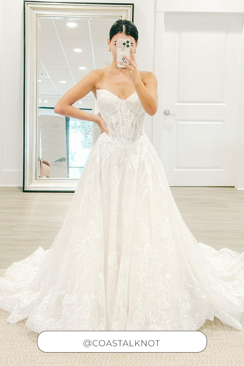 Evie da Coastal Knot Bridal Raleigh, condiviso su Instagram