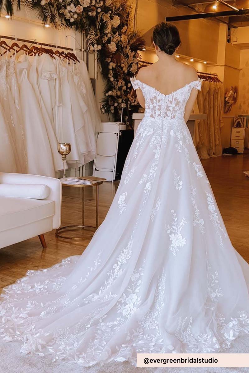 Adora da Evergreen Bridal Studio, condiviso su Instagram