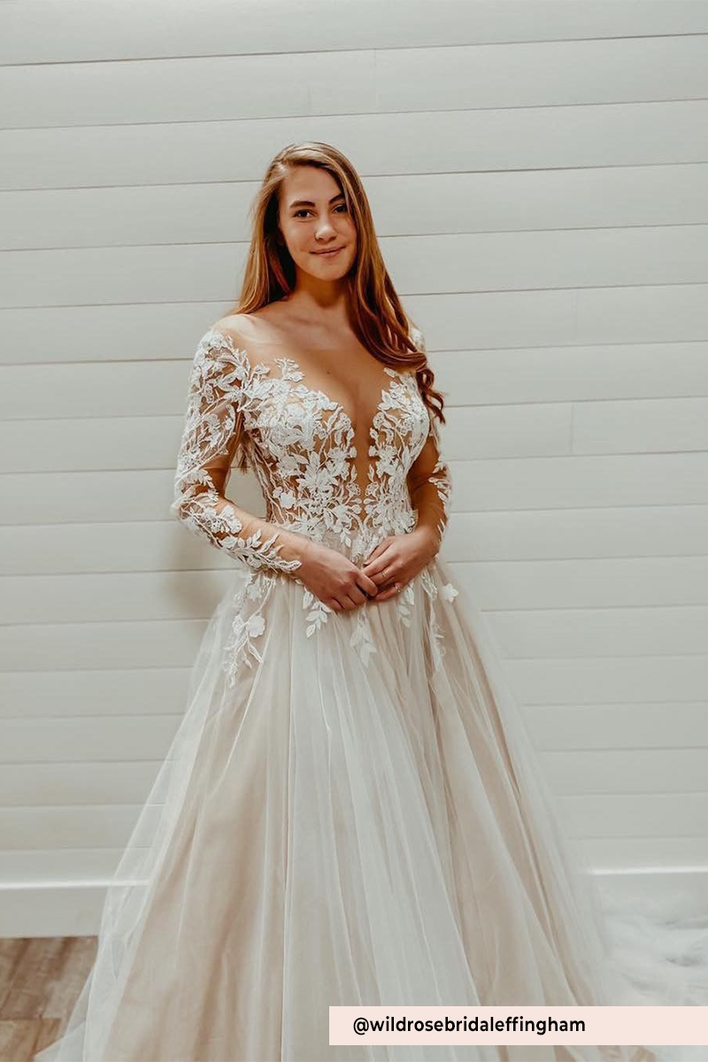 Kenya da Wild Rose Bridal | Effingham, condiviso su Instagram