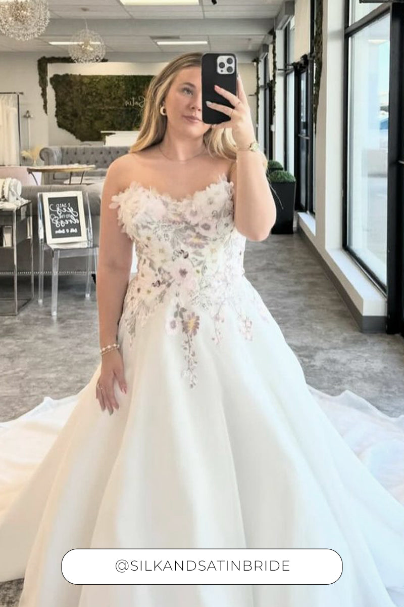 Corale da Silk and Satin Bridal Boutique, condiviso su Instagram