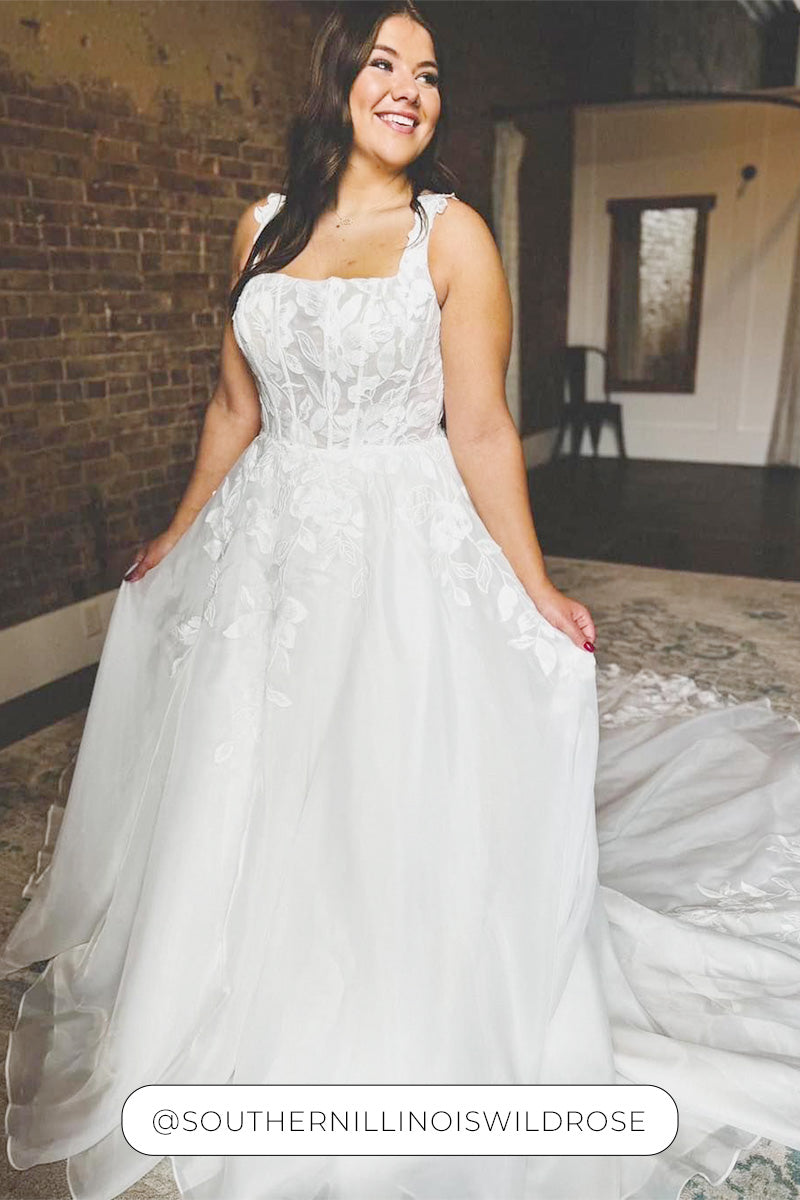 Julia da Wild Rose Bridal | Murphysboro, condiviso su Instagram