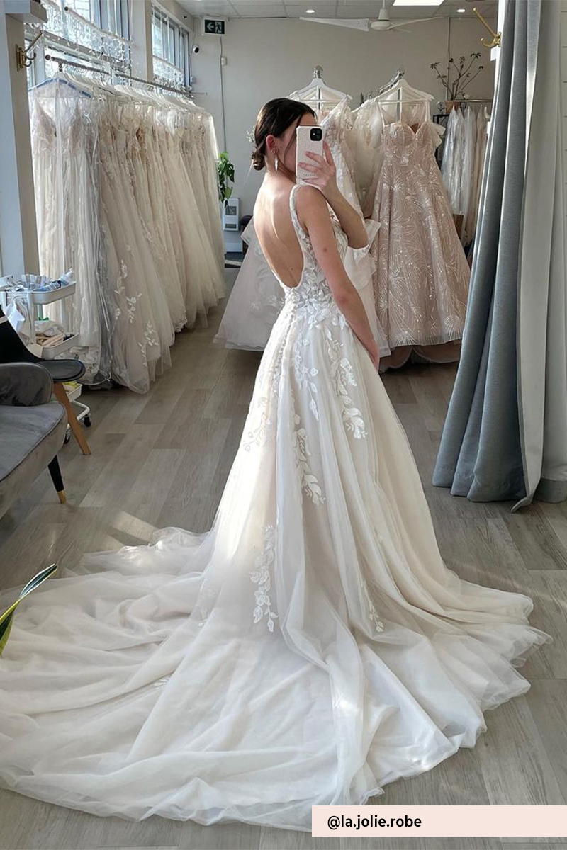 Lynne da Boutique La Jolie Robe, condiviso su Instagram