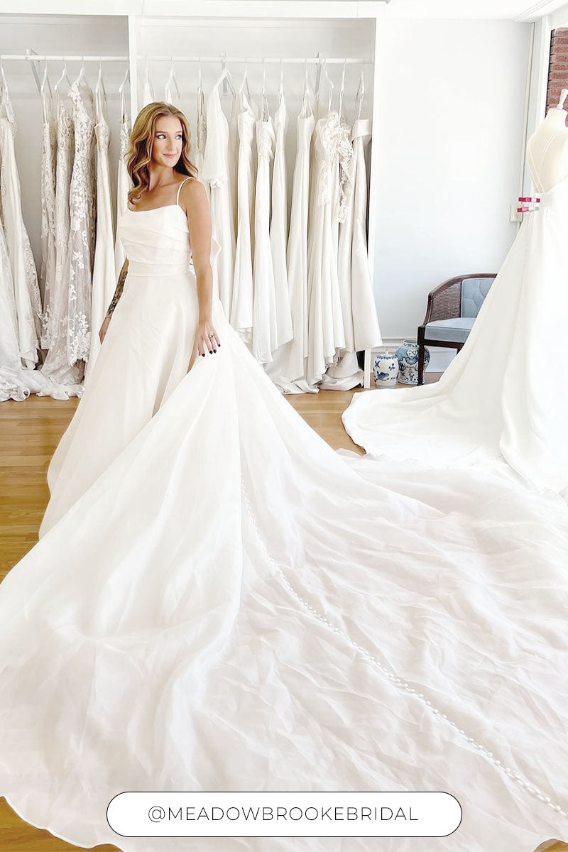 Chrissy da Meadowbrooke Bridal, condiviso su Instagram