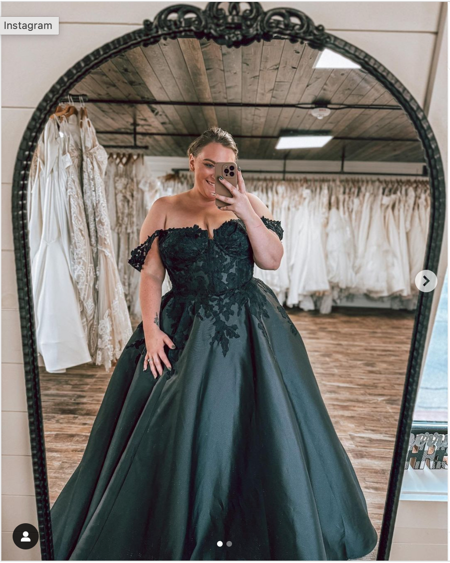 Noire da Wild Rose Bridal | Effingham, condiviso su Instagram