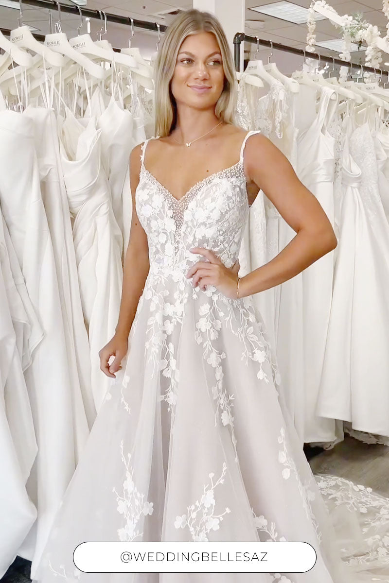 Karissa da Wedding Belles Bridal Boutique AZ, condiviso su Instagram