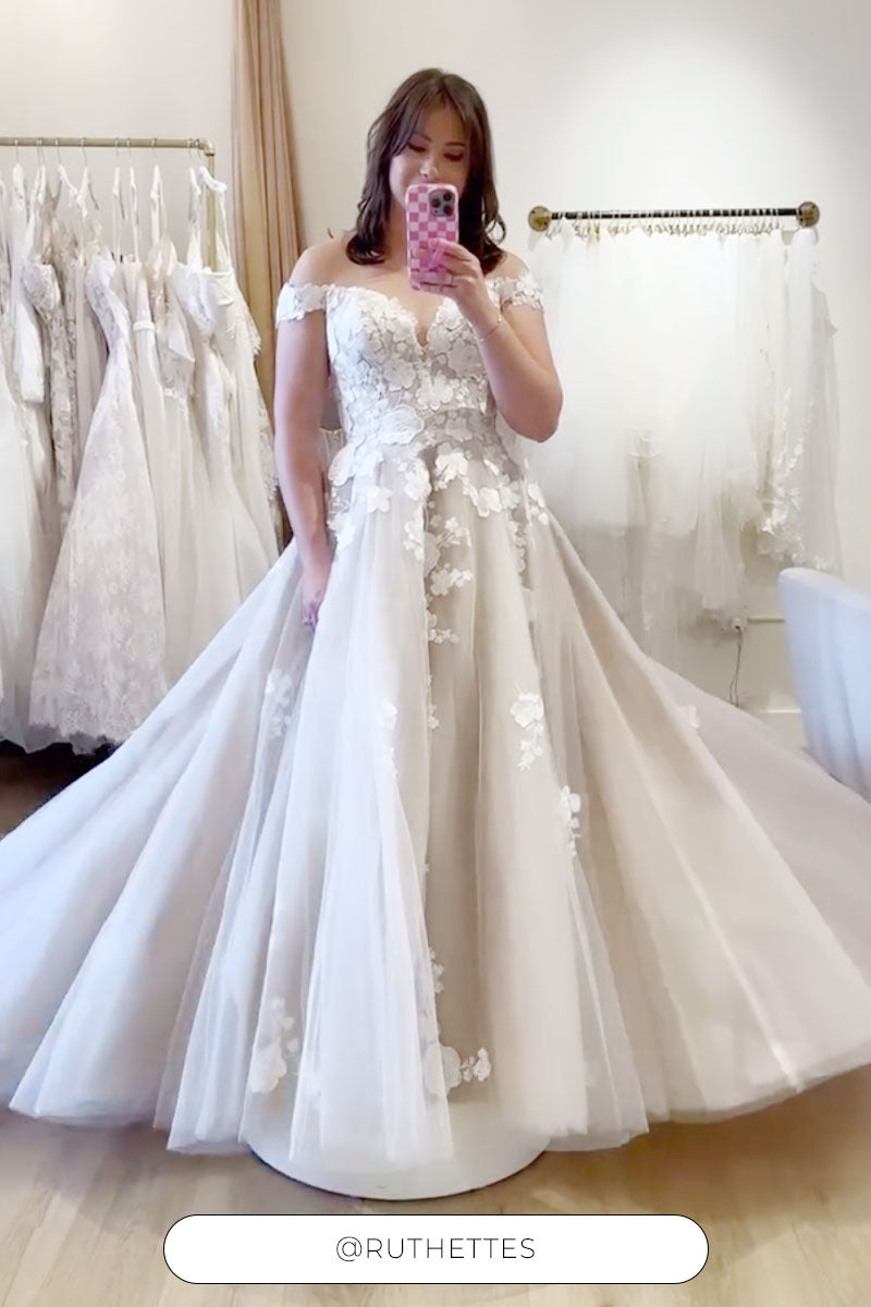 Lima da Ruthette's Bridal, condiviso su Instagram
