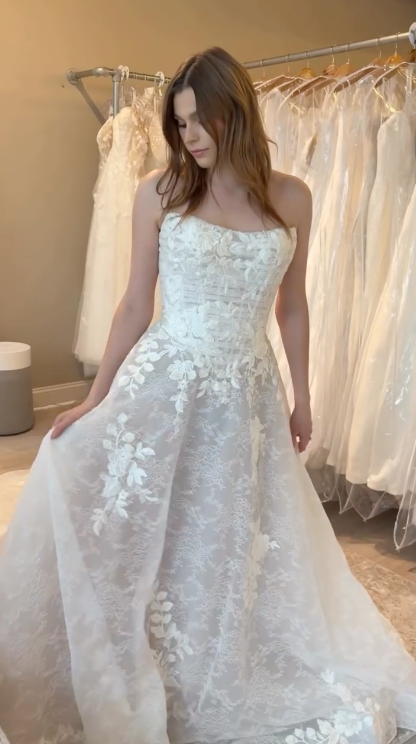 Britannia bei Dalia's Bridal, geteilt auf Instagram