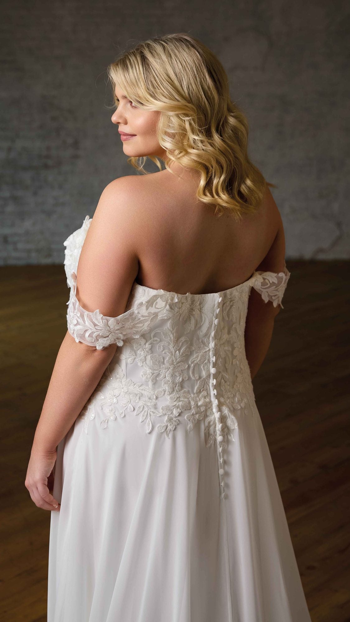 Astrid (UR721) — Eddy K Curvy