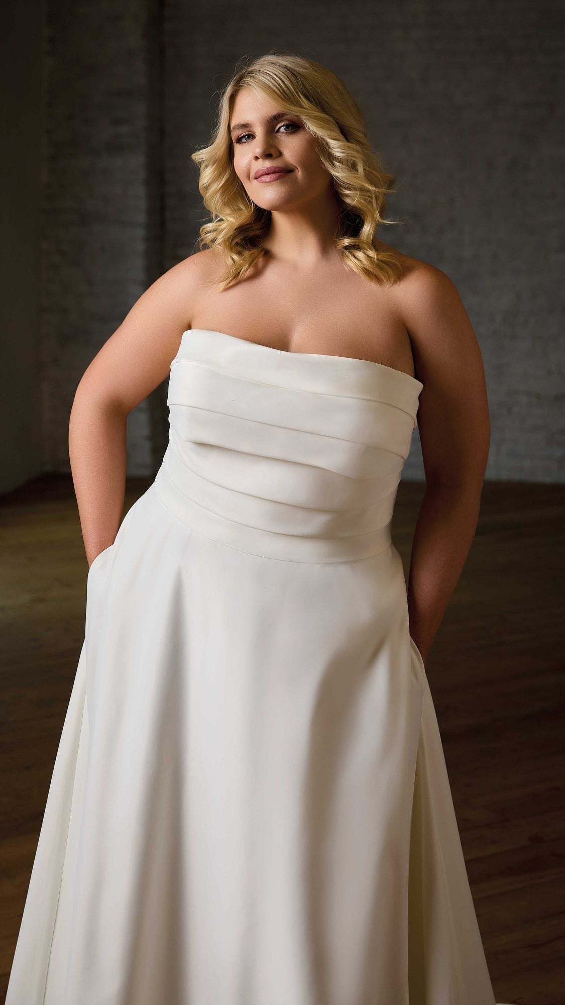 Suzy (UR729) — Eddy K Curvy