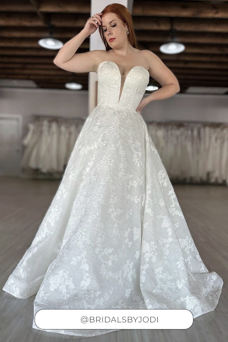 Girona da Bridals By Jodi, condiviso su Instagram