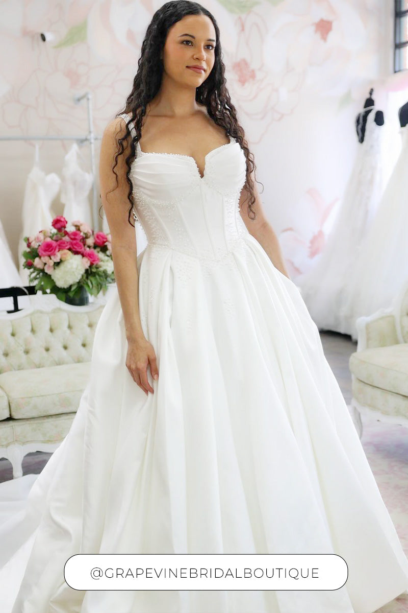 Lorca da Grapevine Bridal Boutique, condiviso su Instagram