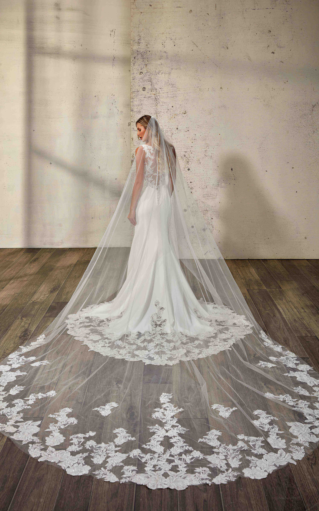 Emmy-VE (EK1711VE) — Eddy K Veil