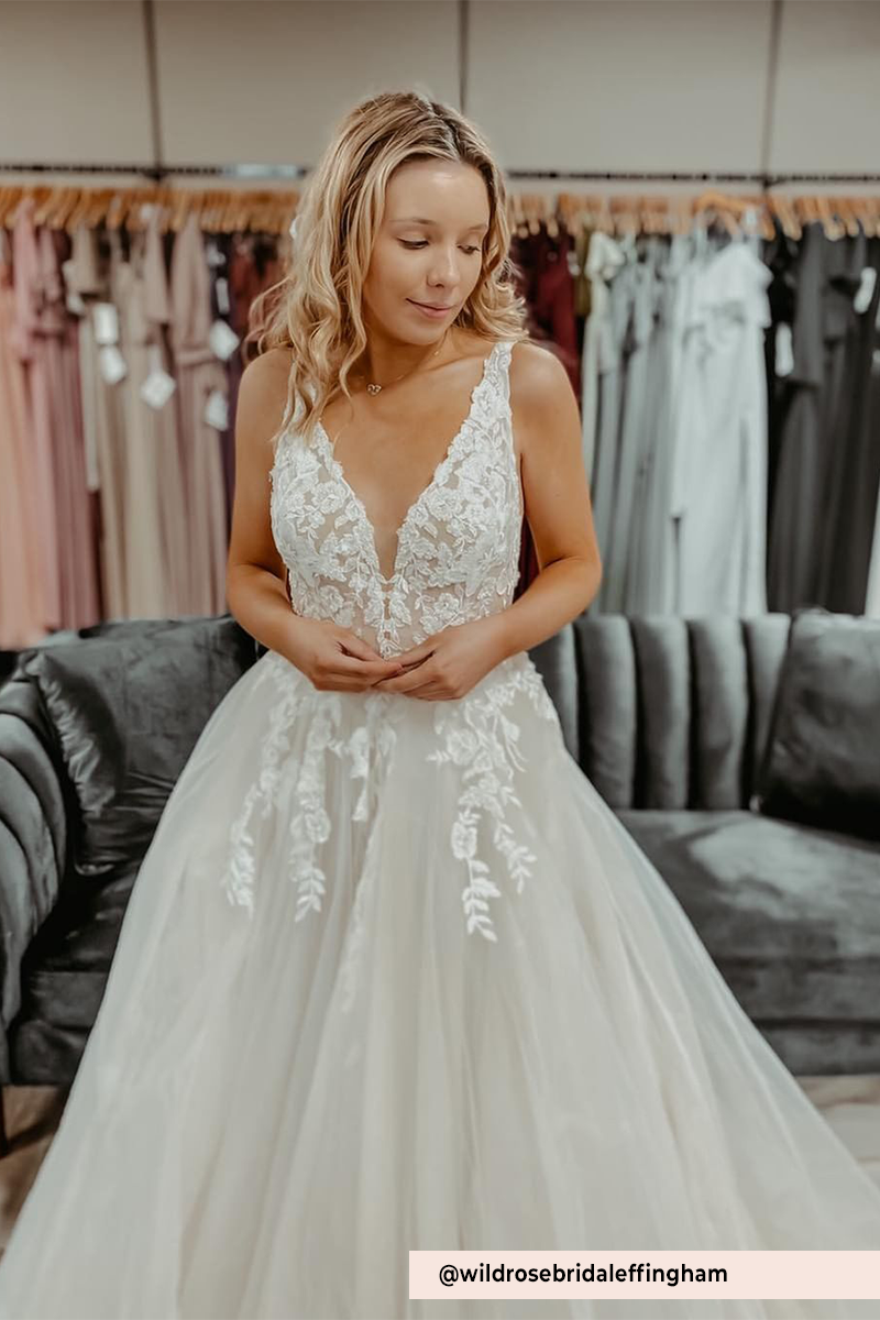 Jessica da Wild Rose Bridal | Effingham, condiviso su Instagram