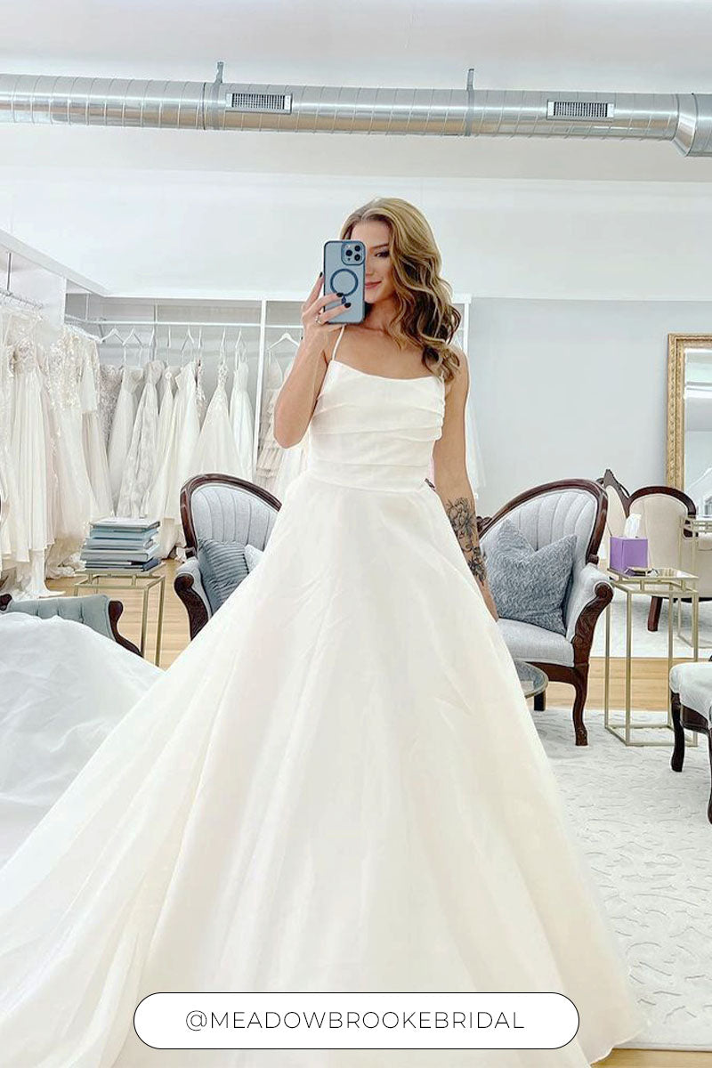 Chrissy da Meadowbrooke Bridal, condiviso su Instagram
