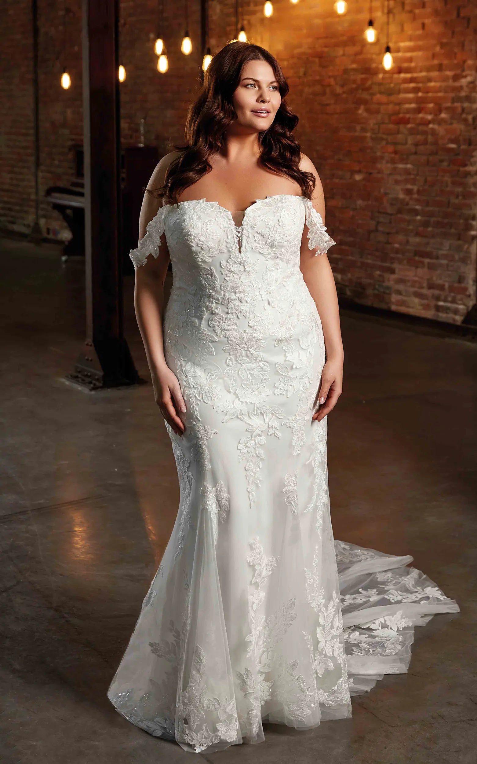 Avril (UR526) — Eddy K Curvy