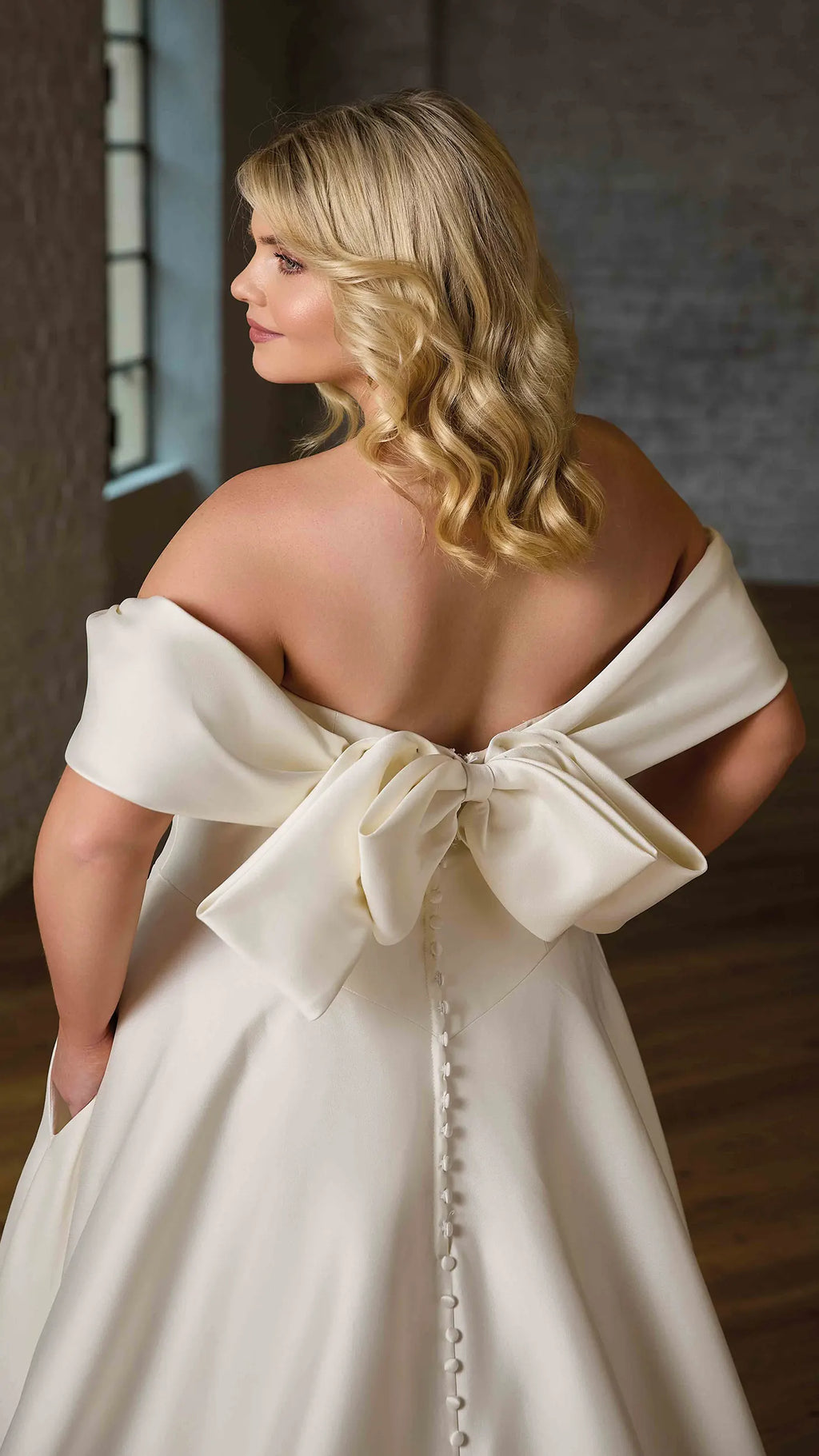 Lina-DT (UR731DT) — Eddy K Detachable Sleeve