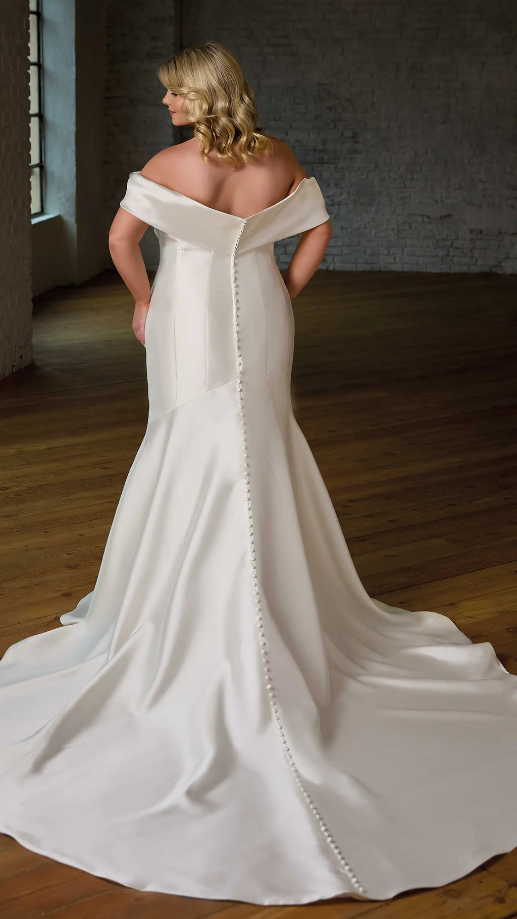 Martha-DT (UR723DT) — Eddy K Detachable Sleeve
