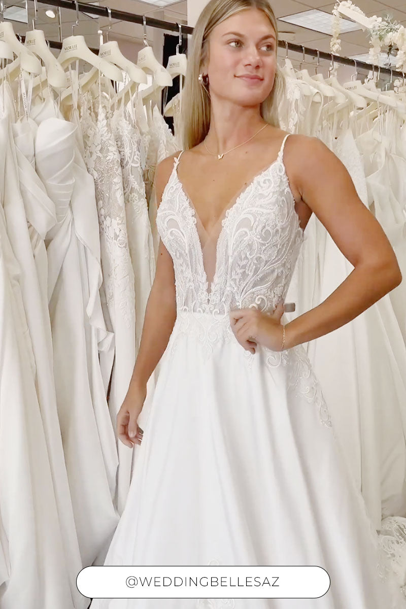 Ember da Wedding Belles Bridal Boutique AZ, condiviso su Instagram